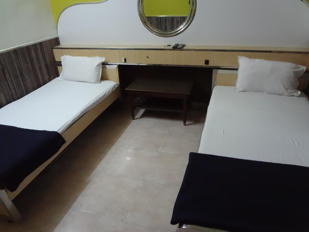 Happy Hotel Mumbai (Bombay)